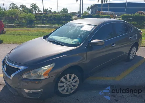 2014 Nissan Altima 2.5 S из США, поврежденный, VIN 1N4AL3AP2EC192526